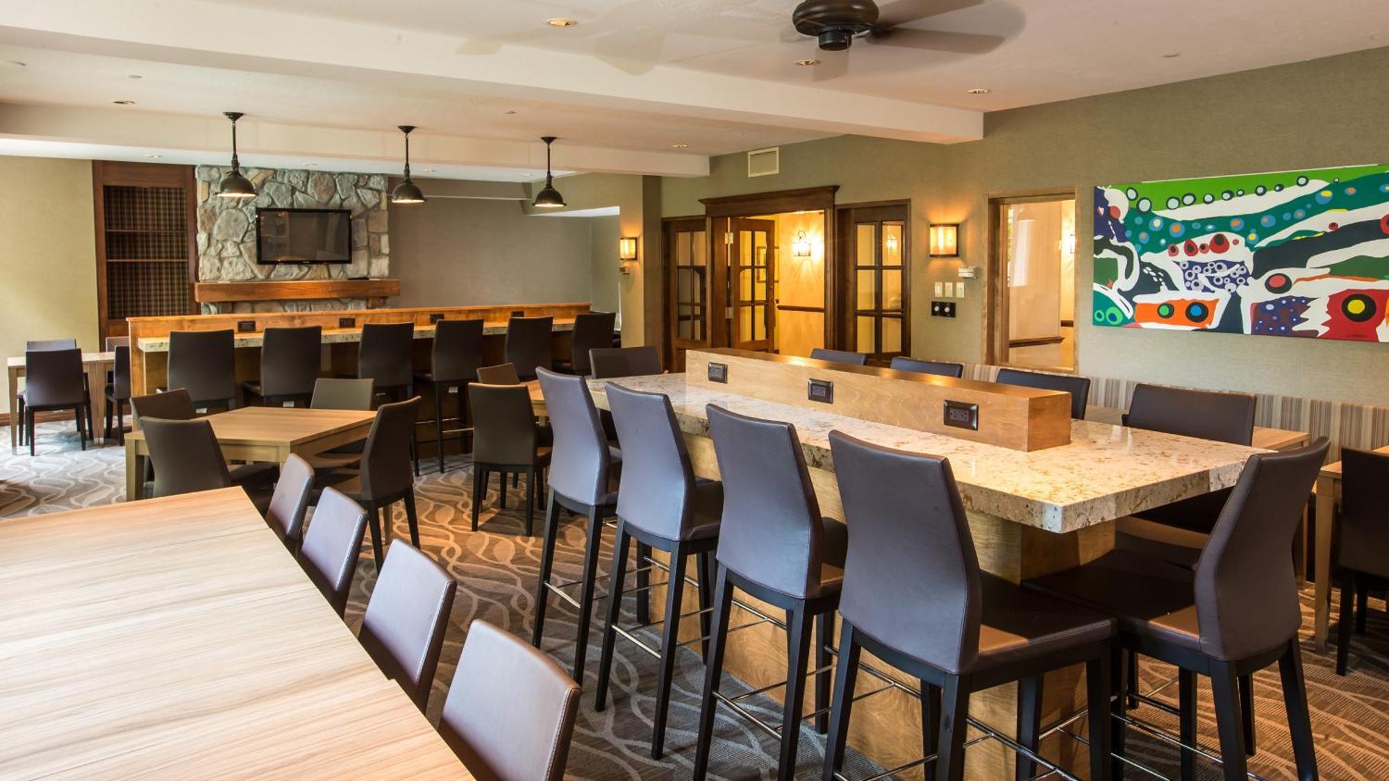 Holiday Inn Express & Suites Tremblant By Ihg Мон-Трамблан Экстерьер фото