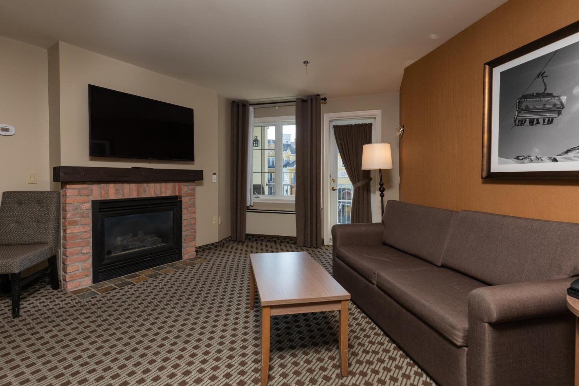 Holiday Inn Express & Suites Tremblant By Ihg Мон-Трамблан Экстерьер фото
